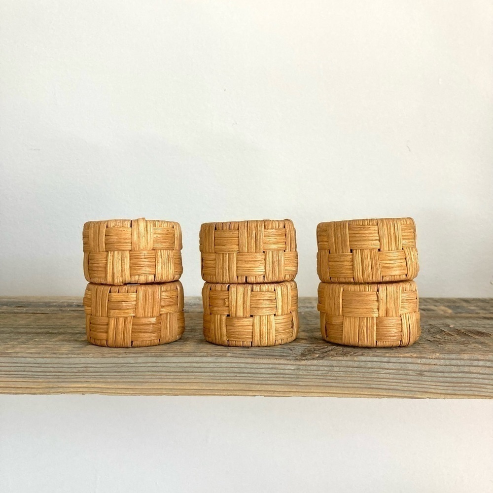 Wicker napkin rings